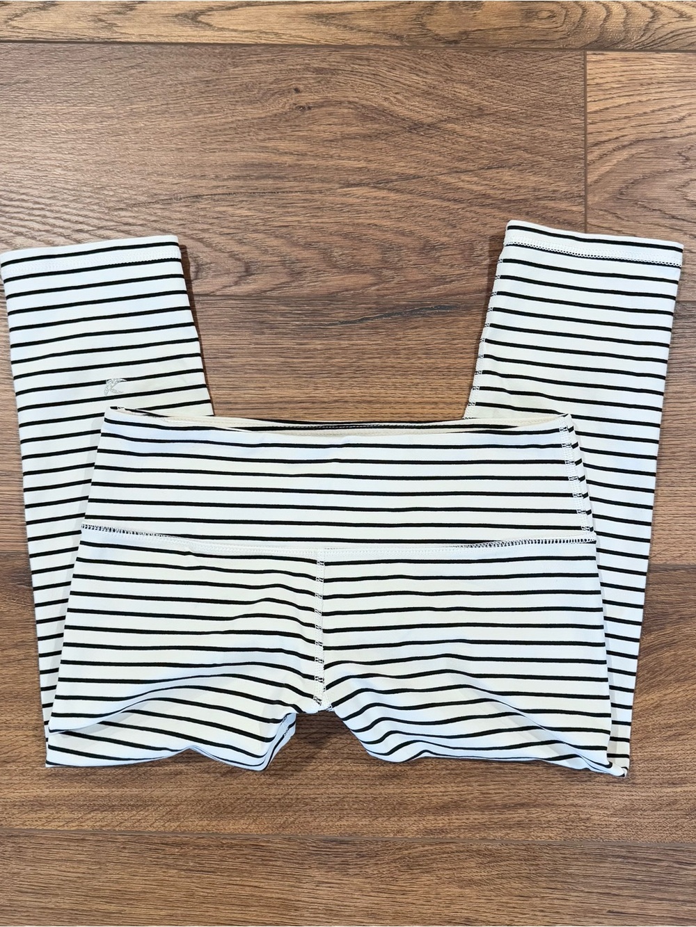 Glyder High Power Crop Leggings in White / Black Stripe